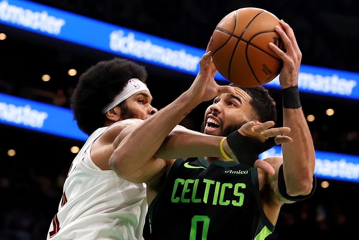 包含离谱！波士顿凯尔特人豪取连胜备战NBA总决赛迈阿密热火伤情更新备战欧超杯，阿斯顿维拉围绕社区盾绝杀压哨的词条J9九游会官方网站